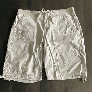 Women’s Gloria Vanderbilt Long Length Shorts Size 12 Light Beige Stretch Waist